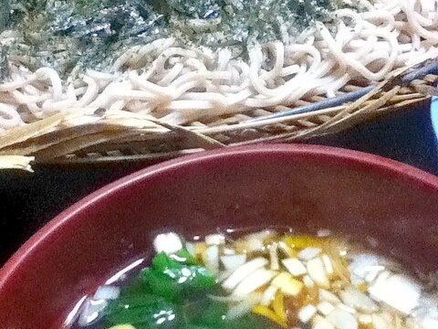 へぎ蕎麦☆ほうれん草とトロロ入り。